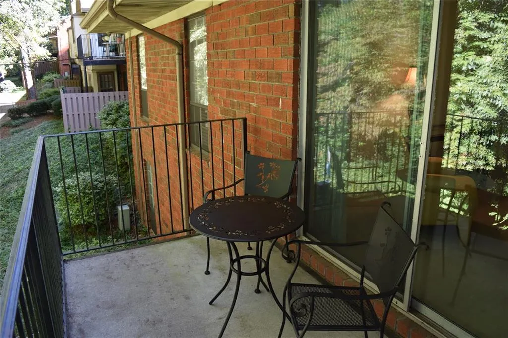 6851 Roswell Road Ne Unit A8, Atlanta, Georgia 30328, 2 Bedrooms Bedrooms, ,2 BathroomsBathrooms,Residential,Sold,6851 Roswell Road Ne Unit A8,5604729