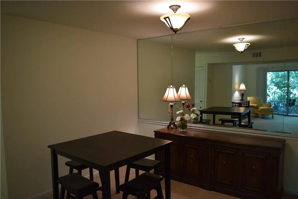 6851 Roswell Road Ne Unit A8, Atlanta, Georgia 30328, 2 Bedrooms Bedrooms, ,2 BathroomsBathrooms,Residential,Sold,6851 Roswell Road Ne Unit A8,5604729