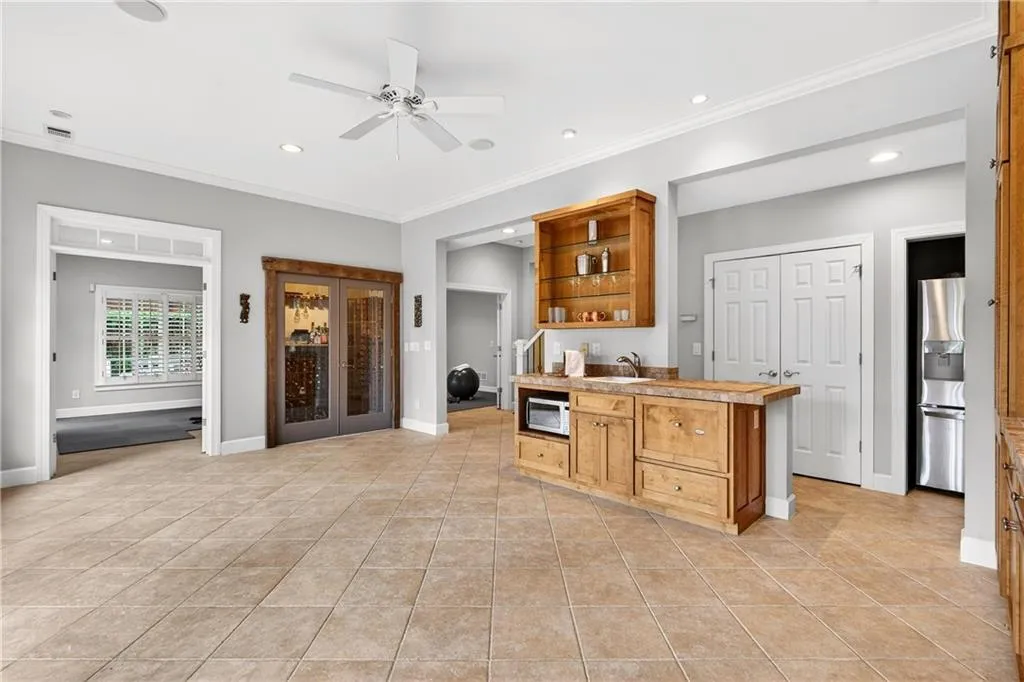 575 Trimble Lake Court, Atlanta, Georgia 30342, 5 Bedrooms Bedrooms, ,5 BathroomsBathrooms,Residential,For Sale,575 Trimble Lake Court,7723517