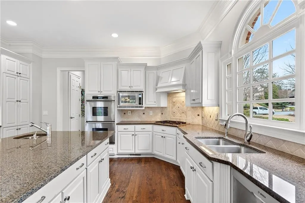575 Trimble Lake Court, Atlanta, Georgia 30342, 5 Bedrooms Bedrooms, ,5 BathroomsBathrooms,Residential,For Sale,575 Trimble Lake Court,7723517