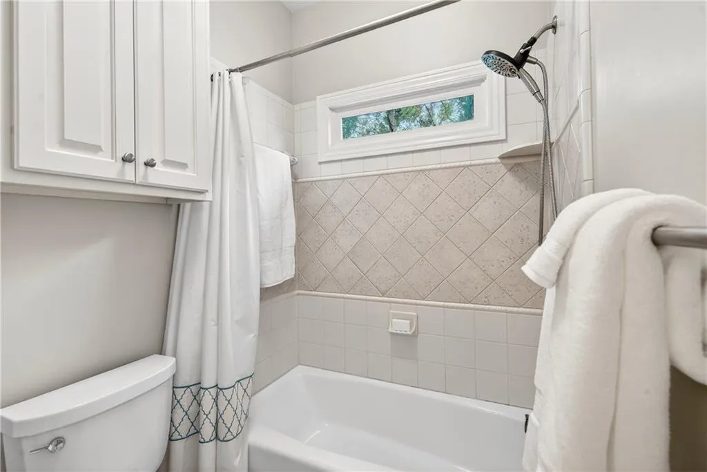 575 Trimble Lake Court, Atlanta, Georgia 30342, 5 Bedrooms Bedrooms, ,5 BathroomsBathrooms,Residential,For Sale,575 Trimble Lake Court,7723517
