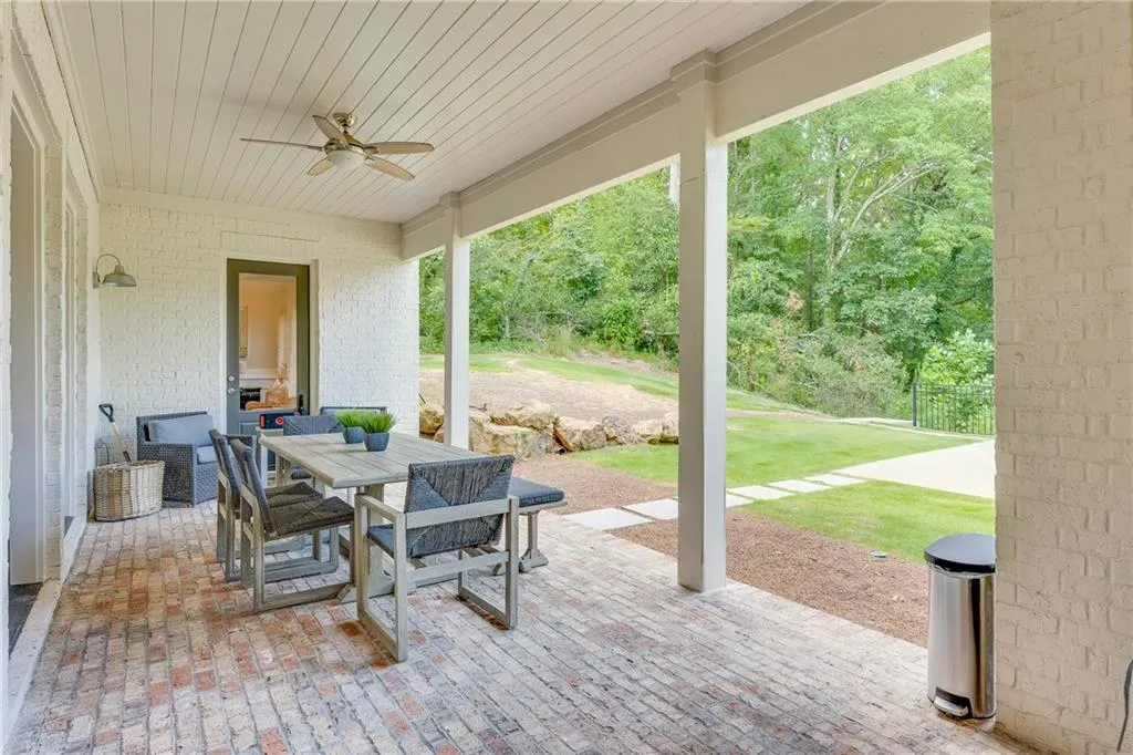 360 Windsor Parkway, Atlanta, Georgia 30342, 6 Bedrooms Bedrooms, ,5 BathroomsBathrooms,Residential,Sold,360 Windsor Parkway,7158333