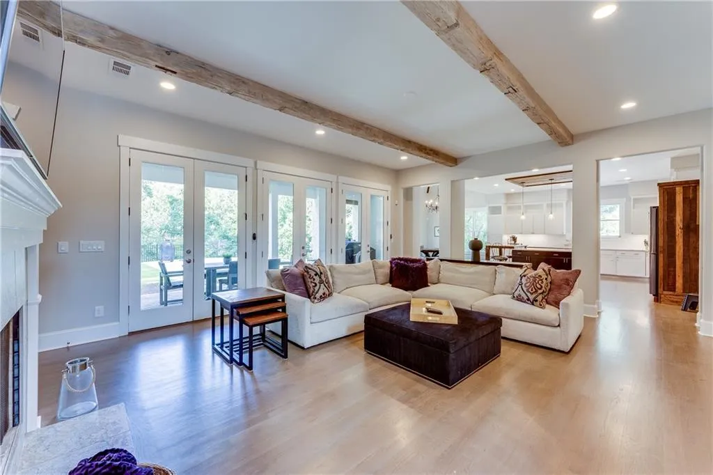 360 Windsor Parkway, Atlanta, Georgia 30342, 6 Bedrooms Bedrooms, ,5 BathroomsBathrooms,Residential,Sold,360 Windsor Parkway,7158333