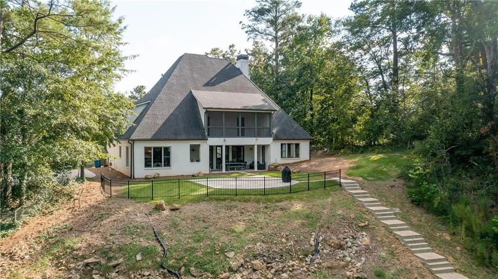 360 Windsor Parkway, Atlanta, Georgia 30342, 6 Bedrooms Bedrooms, ,5 BathroomsBathrooms,Residential,Sold,360 Windsor Parkway,7158333