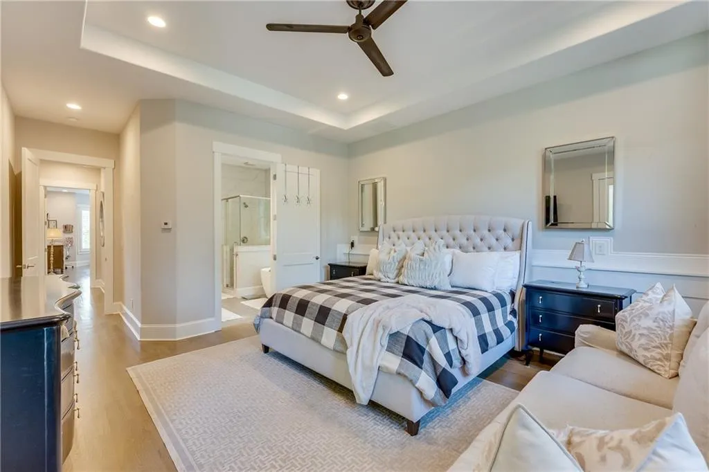 360 Windsor Parkway, Atlanta, Georgia 30342, 6 Bedrooms Bedrooms, ,5 BathroomsBathrooms,Residential,Sold,360 Windsor Parkway,7158333