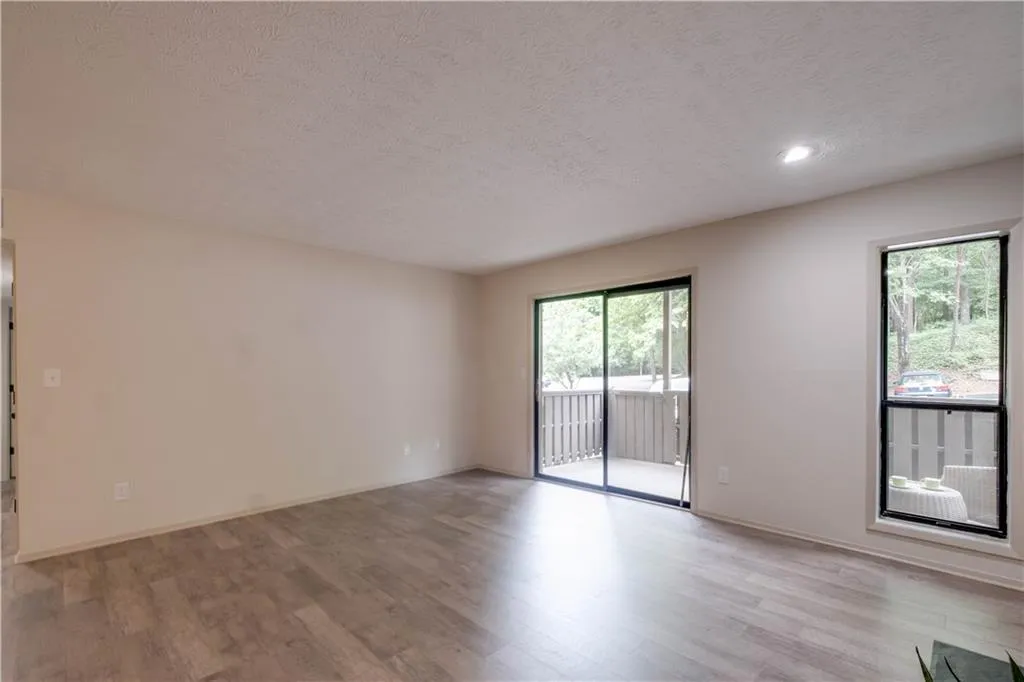 1602 Woodcliff Drive, Sandy Springs, Georgia 30350, 2 Bedrooms Bedrooms, ,2 BathroomsBathrooms,Residential,Sold,1602 Woodcliff Drive,7212047
