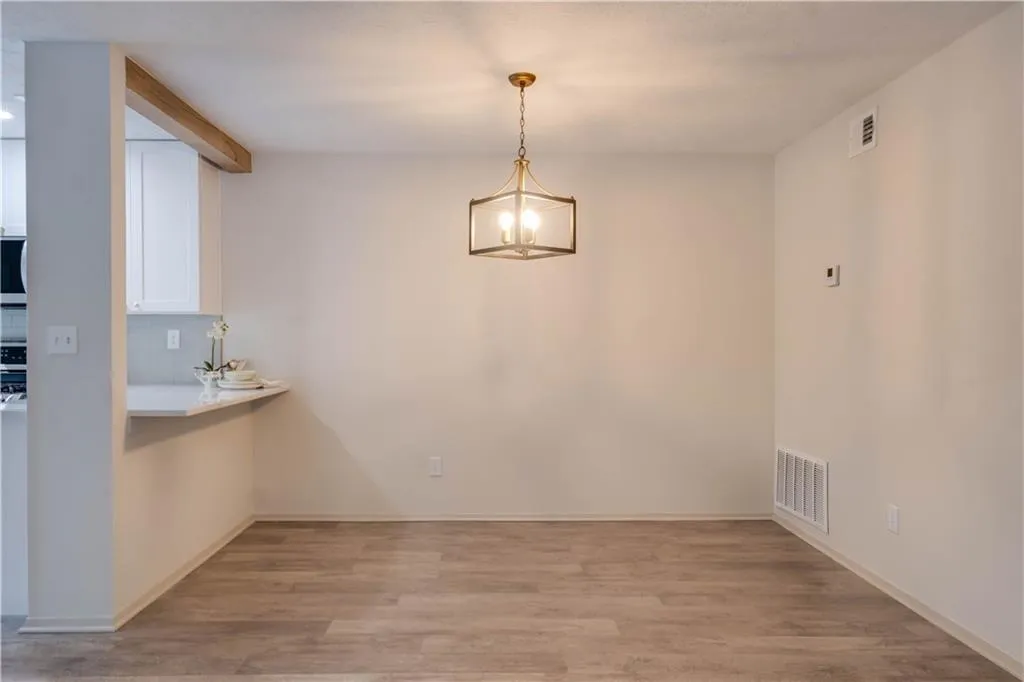 1602 Woodcliff Drive, Sandy Springs, Georgia 30350, 2 Bedrooms Bedrooms, ,2 BathroomsBathrooms,Residential,Sold,1602 Woodcliff Drive,7212047