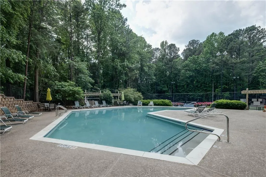 1602 Woodcliff Drive, Sandy Springs, Georgia 30350, 2 Bedrooms Bedrooms, ,2 BathroomsBathrooms,Residential,Sold,1602 Woodcliff Drive,7212047