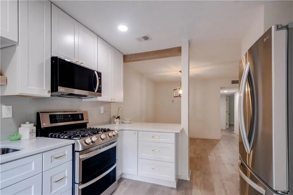 1602 Woodcliff Drive, Sandy Springs, Georgia 30350, 2 Bedrooms Bedrooms, ,2 BathroomsBathrooms,Residential,Sold,1602 Woodcliff Drive,7212047