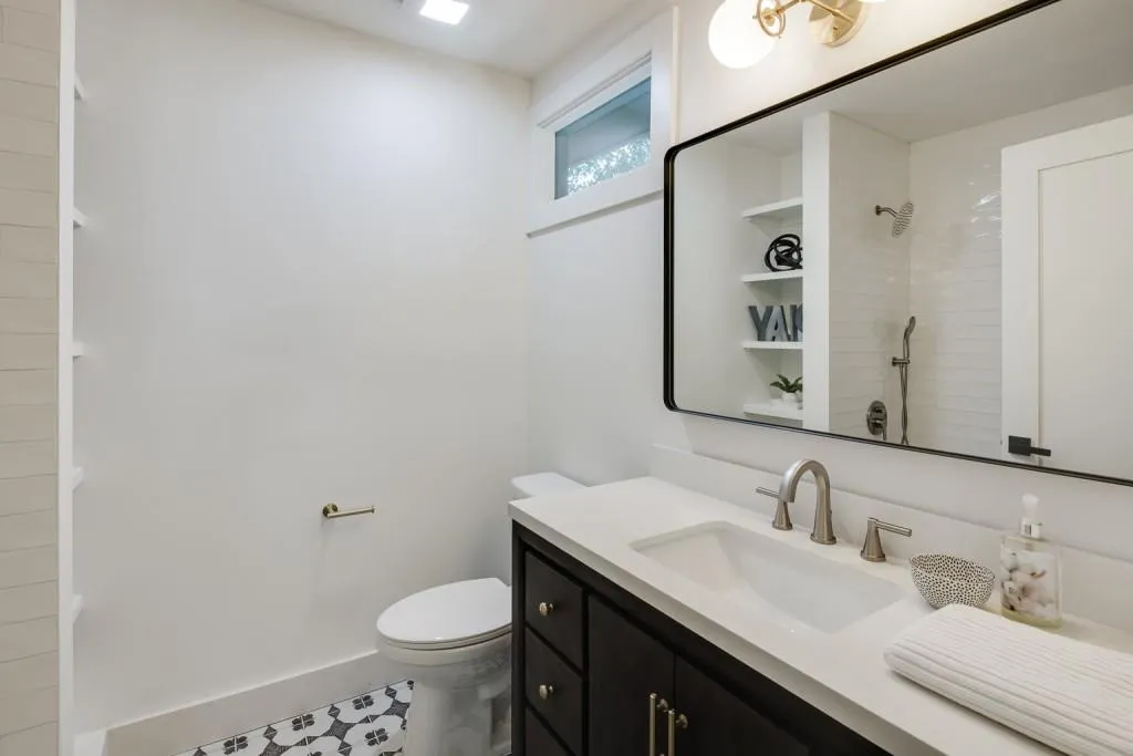 5565 Glen Errol Road, Atlanta, Georgia 30327, 6 Bedrooms Bedrooms, ,5 BathroomsBathrooms,Residential,Sold,5565 Glen Errol Road,7117341