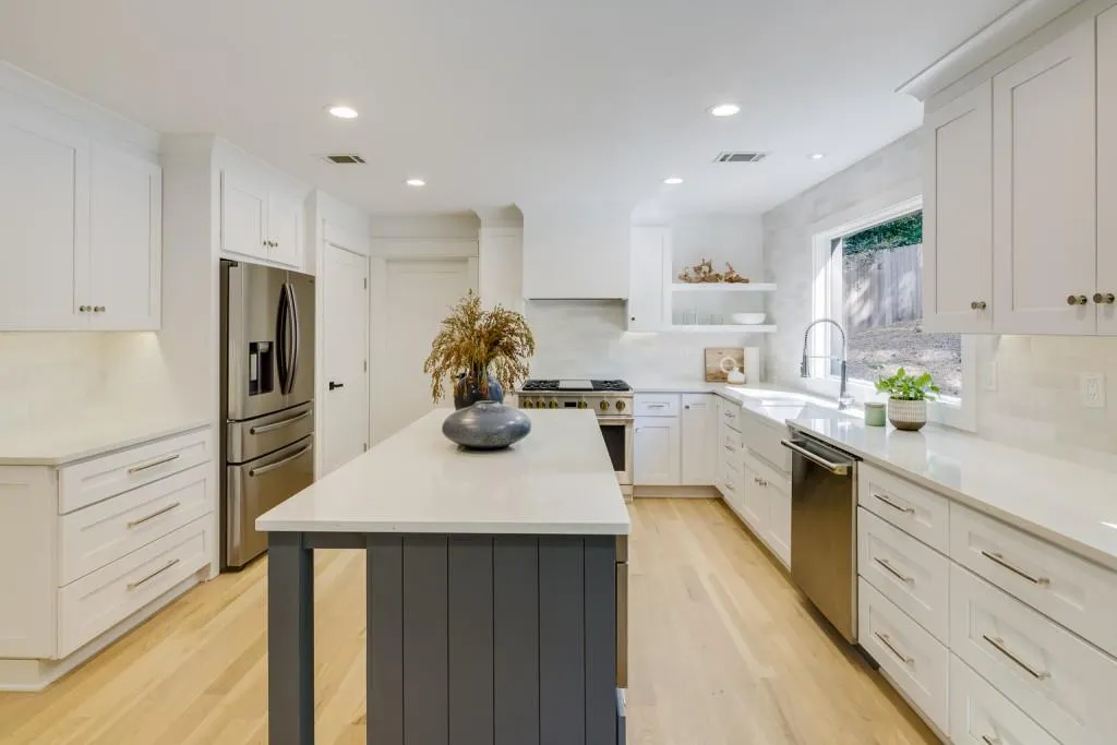 5565 Glen Errol Road, Atlanta, Georgia 30327, 6 Bedrooms Bedrooms, ,5 BathroomsBathrooms,Residential,Sold,5565 Glen Errol Road,7117341