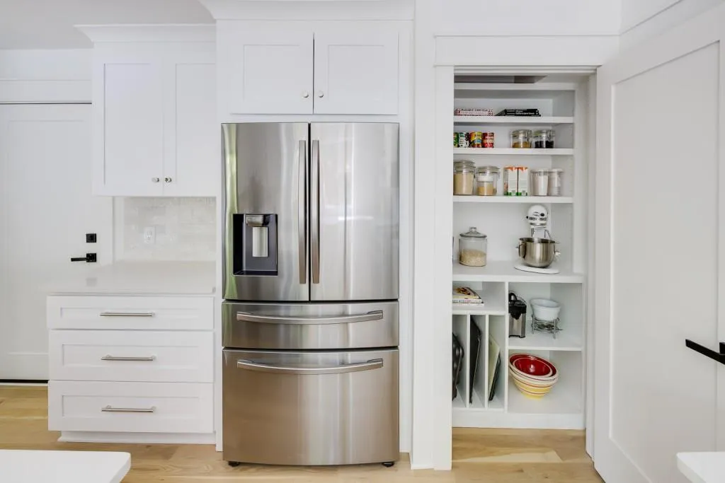 5565 Glen Errol Road, Atlanta, Georgia 30327, 6 Bedrooms Bedrooms, ,5 BathroomsBathrooms,Residential,Sold,5565 Glen Errol Road,7117341