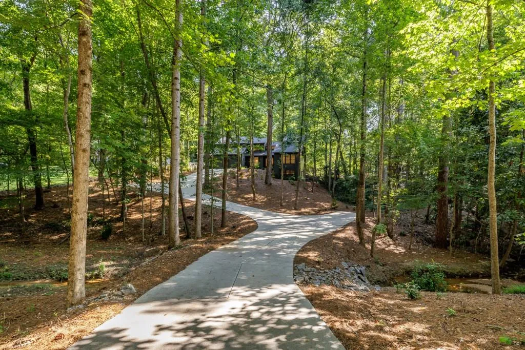 5565 Glen Errol Road, Atlanta, Georgia 30327, 6 Bedrooms Bedrooms, ,5 BathroomsBathrooms,Residential,Sold,5565 Glen Errol Road,7117341