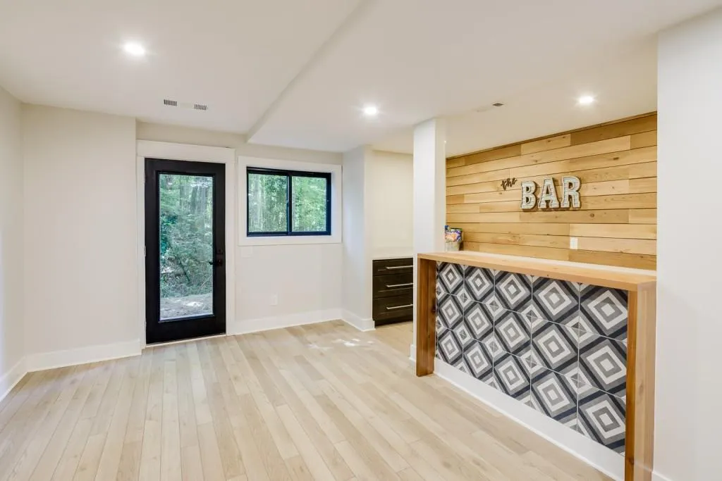 5565 Glen Errol Road, Atlanta, Georgia 30327, 6 Bedrooms Bedrooms, ,5 BathroomsBathrooms,Residential,Sold,5565 Glen Errol Road,7117341