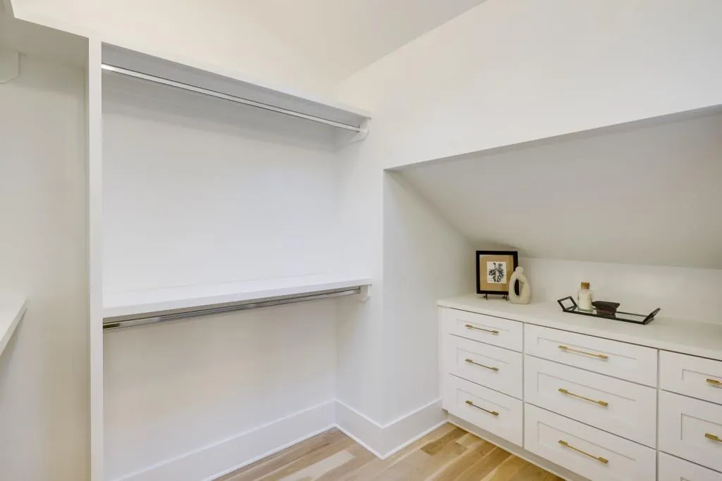 5565 Glen Errol Road, Atlanta, Georgia 30327, 6 Bedrooms Bedrooms, ,5 BathroomsBathrooms,Residential,Sold,5565 Glen Errol Road,7117341