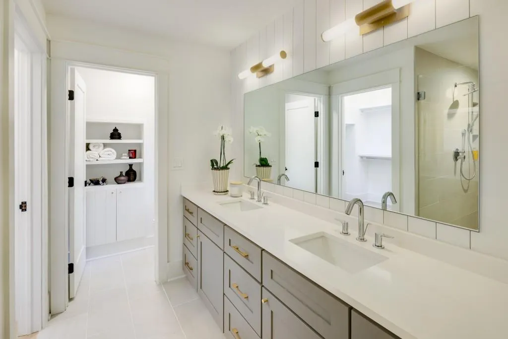 5565 Glen Errol Road, Atlanta, Georgia 30327, 6 Bedrooms Bedrooms, ,5 BathroomsBathrooms,Residential,Sold,5565 Glen Errol Road,7117341