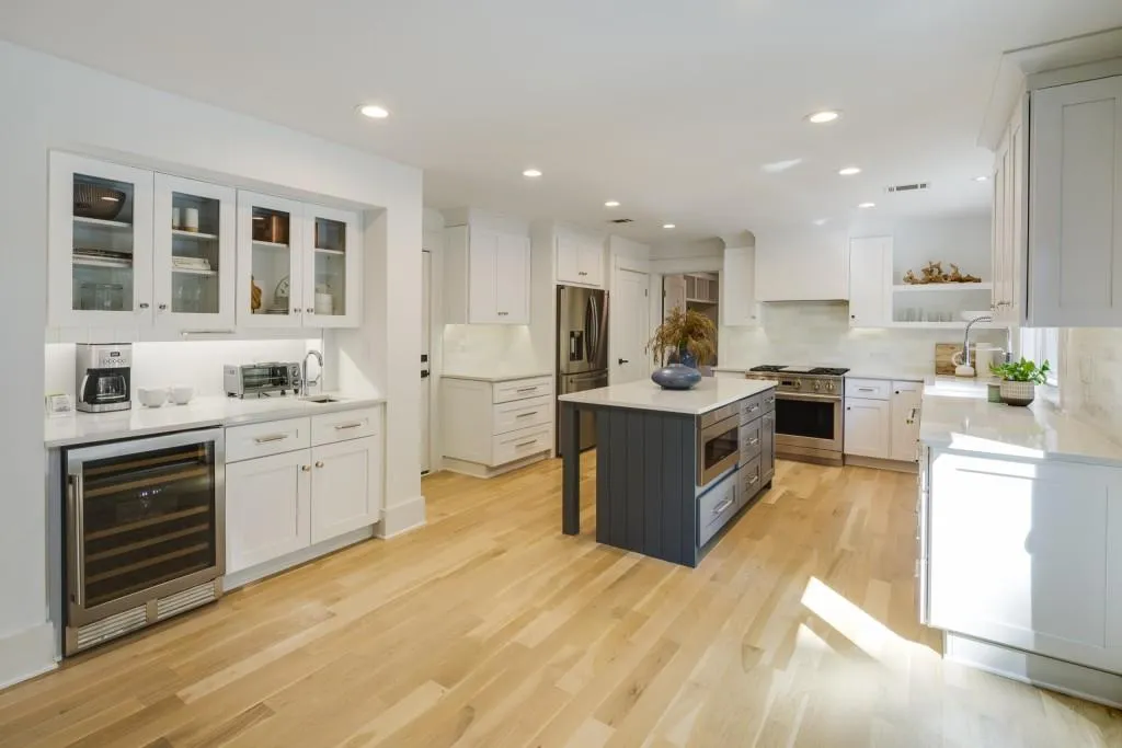 5565 Glen Errol Road, Atlanta, Georgia 30327, 6 Bedrooms Bedrooms, ,5 BathroomsBathrooms,Residential,Sold,5565 Glen Errol Road,7117341