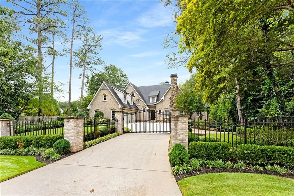 4706 Powers Ferry Road, Atlanta, Georgia 30327, 5 Bedrooms Bedrooms, ,5 BathroomsBathrooms,Residential,Sold,4706 Powers Ferry Road,7516595