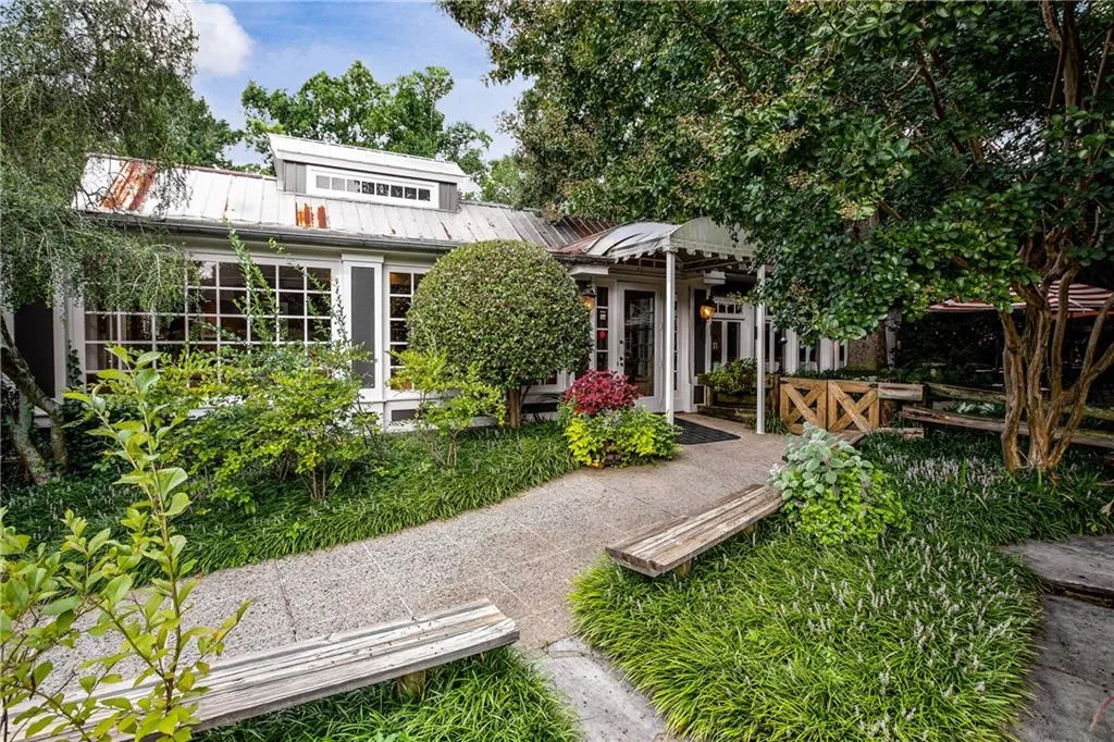 4706 Powers Ferry Road, Atlanta, Georgia 30327, 5 Bedrooms Bedrooms, ,5 BathroomsBathrooms,Residential,Sold,4706 Powers Ferry Road,7516595