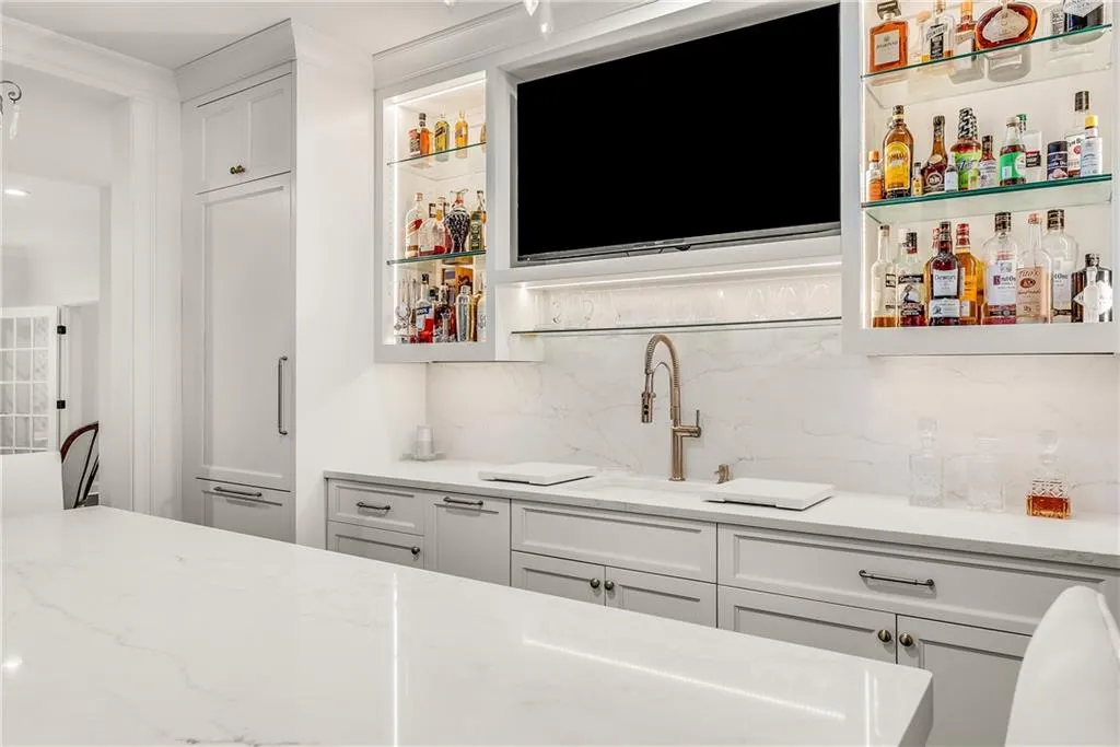 4706 Powers Ferry Road, Atlanta, Georgia 30327, 5 Bedrooms Bedrooms, ,5 BathroomsBathrooms,Residential,Sold,4706 Powers Ferry Road,7516595