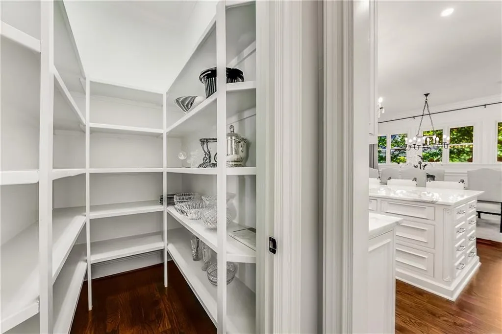 4706 Powers Ferry Road, Atlanta, Georgia 30327, 5 Bedrooms Bedrooms, ,5 BathroomsBathrooms,Residential,Sold,4706 Powers Ferry Road,7516595