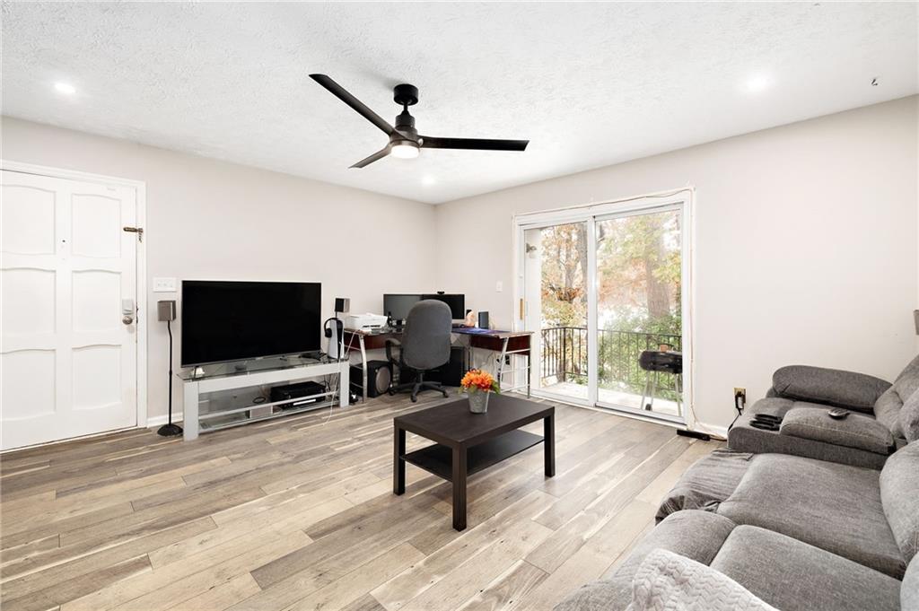 725 Dalrymple Road Unit 8I, Atlanta, Georgia 30328, 2 Bedrooms Bedrooms, ,2 BathroomsBathrooms,Residential,Sold,725 Dalrymple Road Unit 8I,7306709