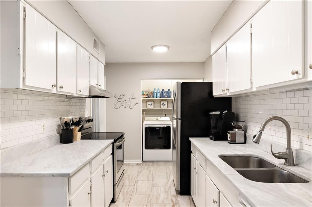 725 Dalrymple Road Unit 8I, Atlanta, Georgia 30328, 2 Bedrooms Bedrooms, ,2 BathroomsBathrooms,Residential,Sold,725 Dalrymple Road Unit 8I,7306709