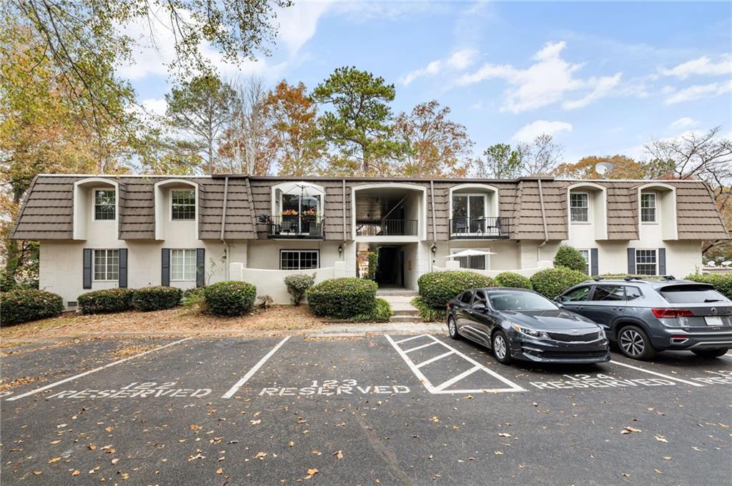 725 Dalrymple Road Unit 8I, Atlanta, Georgia 30328, 2 Bedrooms Bedrooms, ,2 BathroomsBathrooms,Residential,Sold,725 Dalrymple Road Unit 8I,7306709