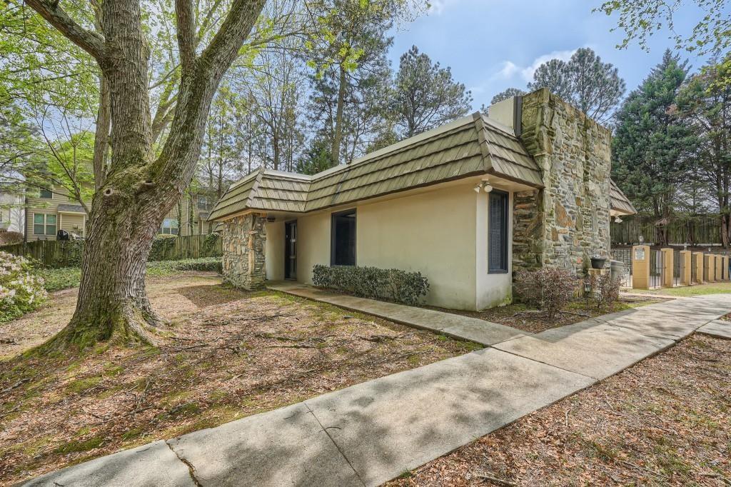 725 Dalrymple Road Unit 8I, Atlanta, Georgia 30328, 2 Bedrooms Bedrooms, ,2 BathroomsBathrooms,Residential,Sold,725 Dalrymple Road Unit 8I,7306709