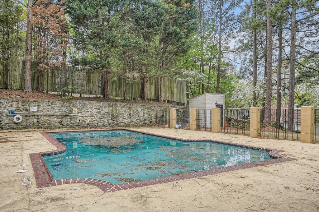 725 Dalrymple Road Unit 8I, Atlanta, Georgia 30328, 2 Bedrooms Bedrooms, ,2 BathroomsBathrooms,Residential,Sold,725 Dalrymple Road Unit 8I,7306709