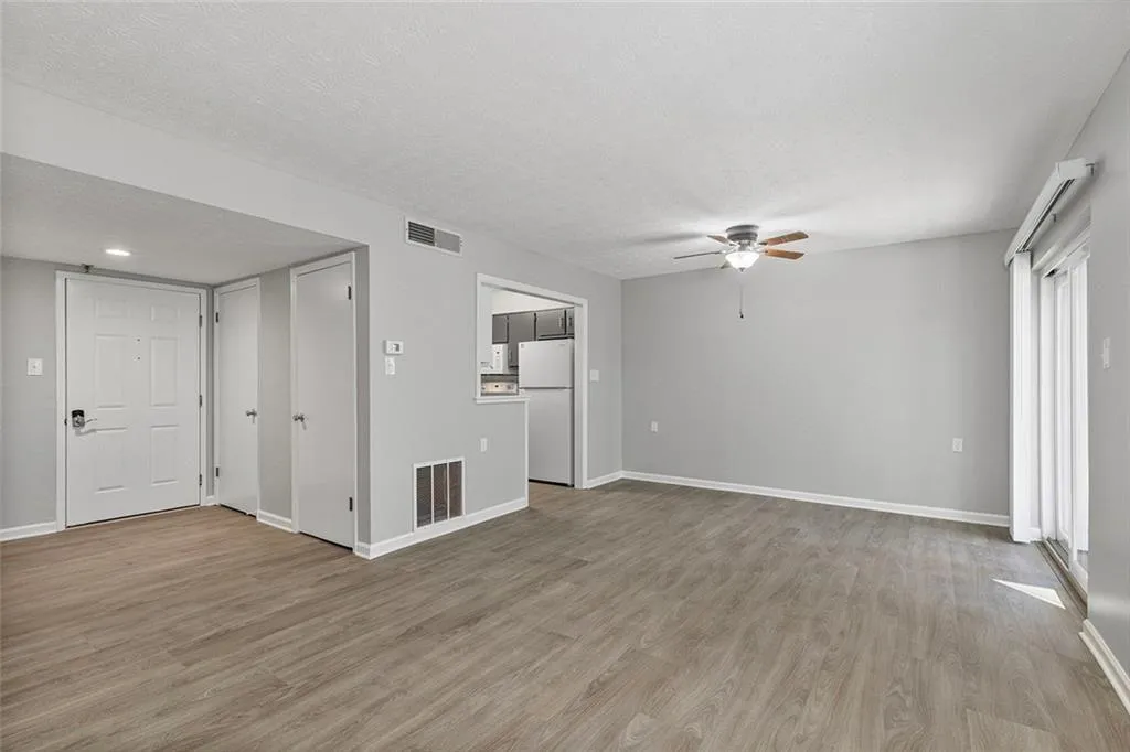 475 Mt Vernon Highway Ne Unit B211, Atlanta, Georgia 30328, 1 Bedroom Bedrooms, ,1 BathroomBathrooms,Residential,For Sale,475 Mt Vernon Highway Ne Unit B211,7734590