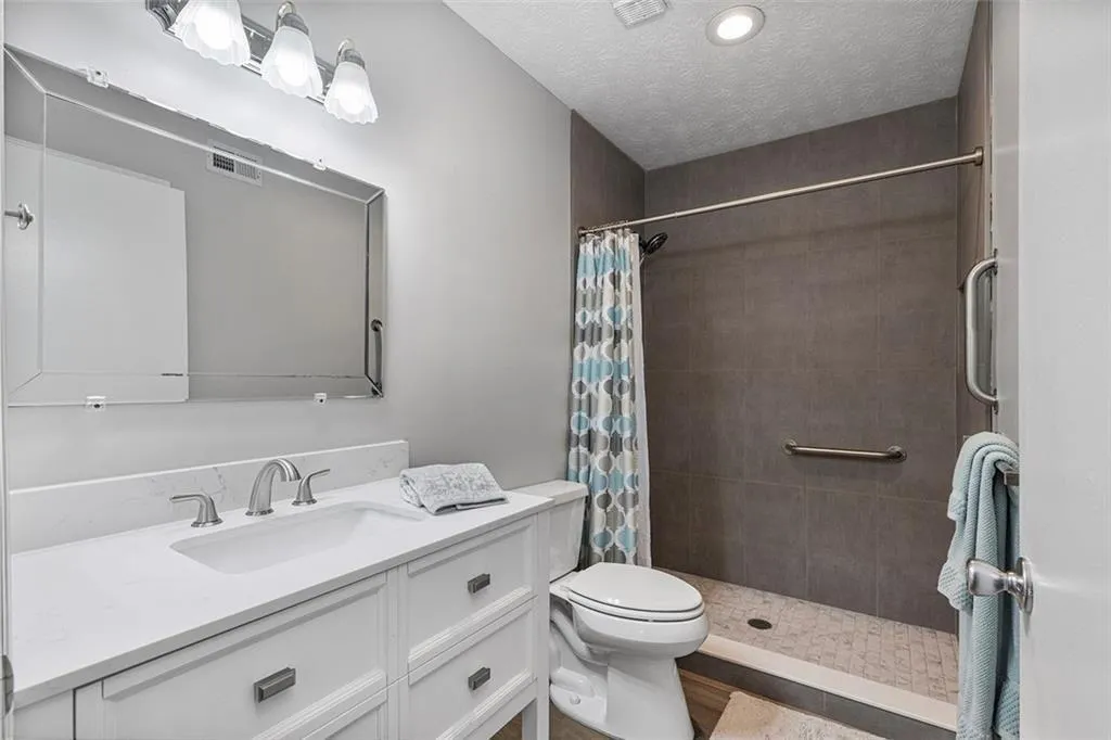 475 Mt Vernon Highway Ne Unit B211, Atlanta, Georgia 30328, 1 Bedroom Bedrooms, ,1 BathroomBathrooms,Residential,For Sale,475 Mt Vernon Highway Ne Unit B211,7734590