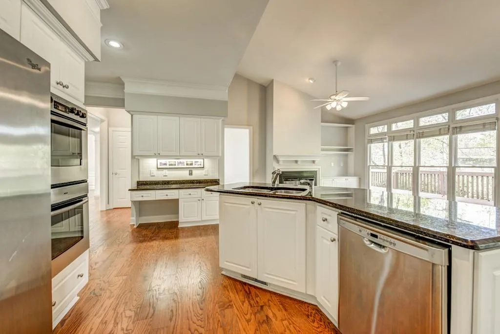 390 Craighead Drive Ne, Atlanta, Georgia 30319, 4 Bedrooms Bedrooms, ,3 BathroomsBathrooms,Residential,Sold,390 Craighead Drive Ne,6700045