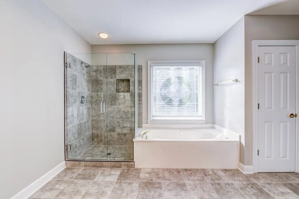390 Craighead Drive Ne, Atlanta, Georgia 30319, 4 Bedrooms Bedrooms, ,3 BathroomsBathrooms,Residential,Sold,390 Craighead Drive Ne,6700045