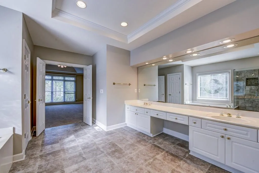 390 Craighead Drive Ne, Atlanta, Georgia 30319, 4 Bedrooms Bedrooms, ,3 BathroomsBathrooms,Residential,Sold,390 Craighead Drive Ne,6700045