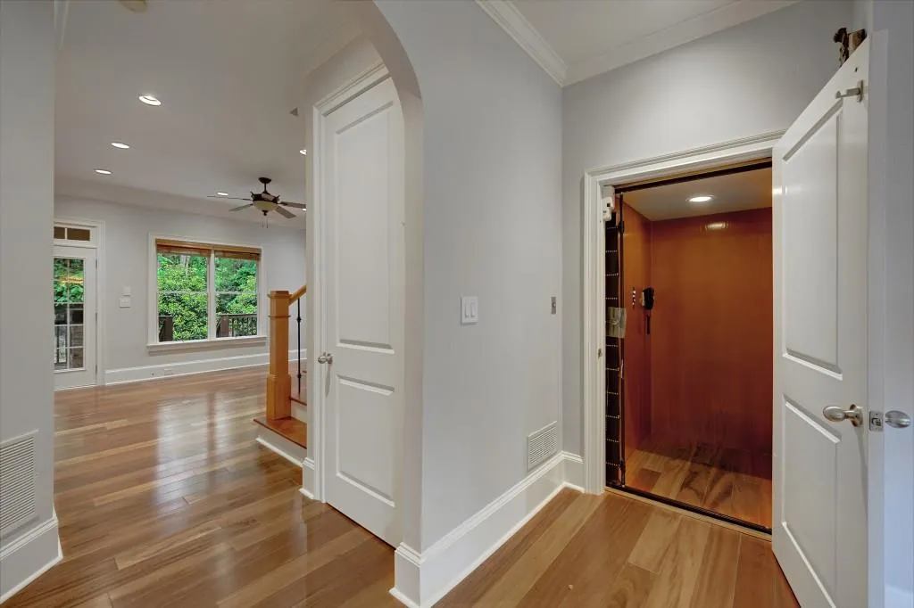 698 Royer Court, Sandy Springs, Georgia 30342, 3 Bedrooms Bedrooms, ,2 BathroomsBathrooms,Residential,For Sale,698 Royer Court,7760954