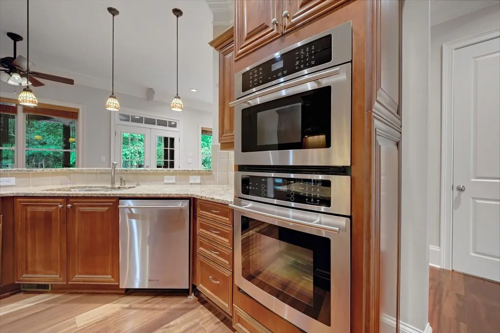 698 Royer Court, Sandy Springs, Georgia 30342, 3 Bedrooms Bedrooms, ,2 BathroomsBathrooms,Residential,For Sale,698 Royer Court,7760954