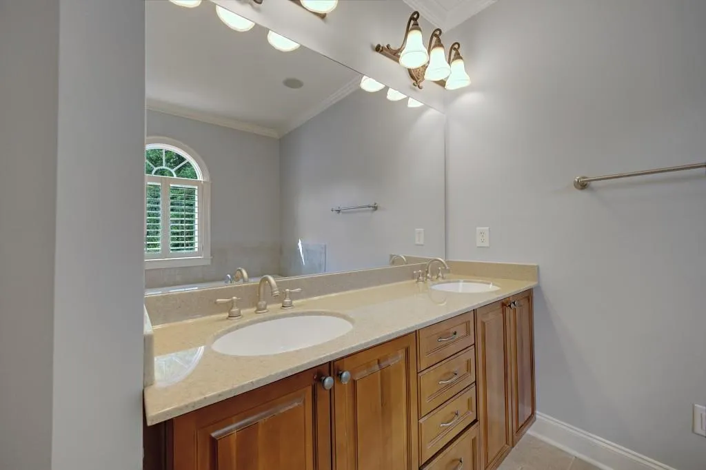 698 Royer Court, Sandy Springs, Georgia 30342, 3 Bedrooms Bedrooms, ,2 BathroomsBathrooms,Residential,For Sale,698 Royer Court,7760954