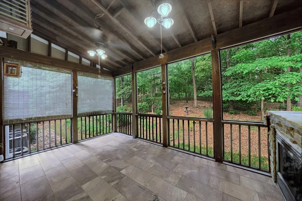 698 Royer Court, Sandy Springs, Georgia 30342, 3 Bedrooms Bedrooms, ,2 BathroomsBathrooms,Residential,For Sale,698 Royer Court,7760954