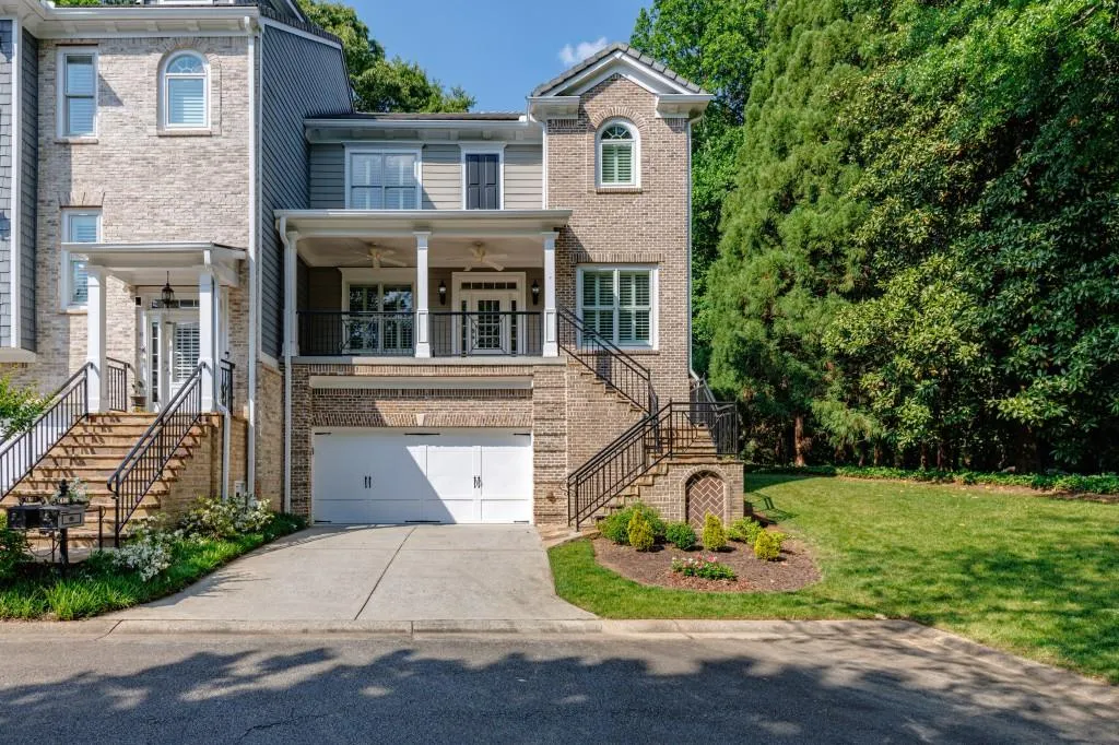 698 Royer Court, Sandy Springs, Georgia 30342, 3 Bedrooms Bedrooms, ,3 BathroomsBathrooms,Residential,For Sale,698 Royer Court,7760954