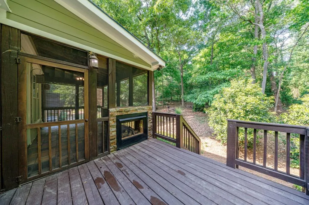 698 Royer Court, Sandy Springs, Georgia 30342, 3 Bedrooms Bedrooms, ,2 BathroomsBathrooms,Residential,For Sale,698 Royer Court,7760954