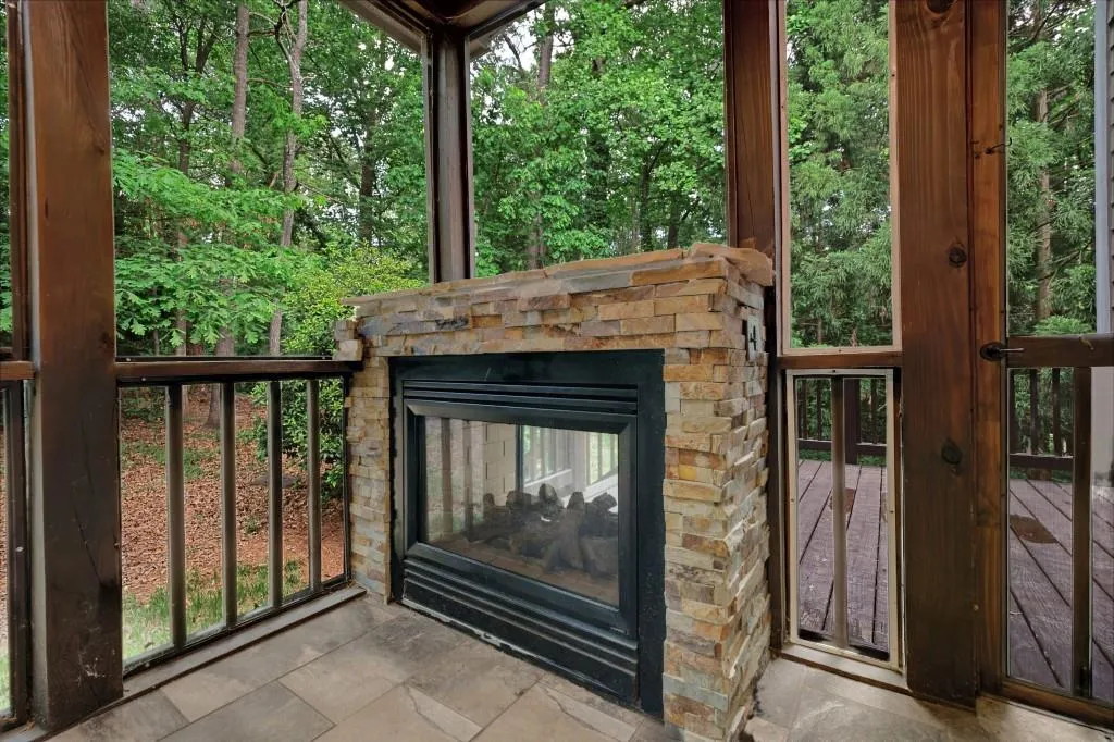 698 Royer Court, Sandy Springs, Georgia 30342, 3 Bedrooms Bedrooms, ,2 BathroomsBathrooms,Residential,For Sale,698 Royer Court,7760954