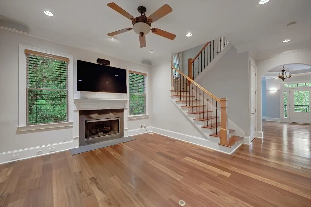 698 Royer Court, Sandy Springs, Georgia 30342, 3 Bedrooms Bedrooms, ,2 BathroomsBathrooms,Residential,For Sale,698 Royer Court,7760954