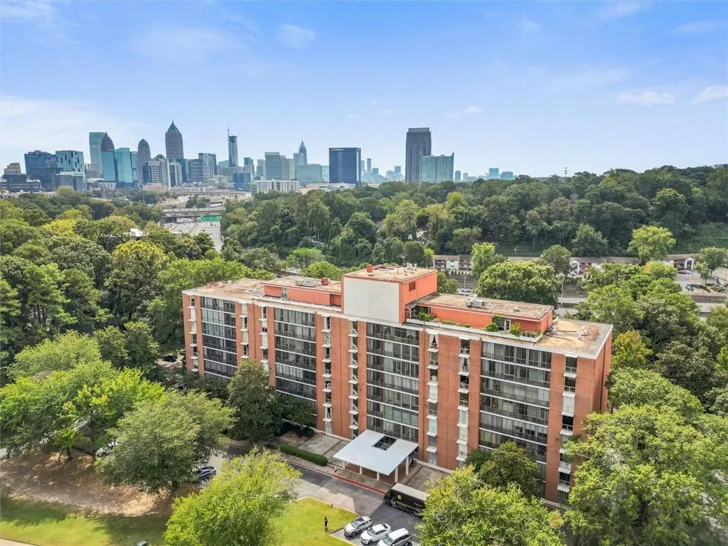130 26th Street Nw Unit 808, Atlanta, Georgia 30309, 1 Bedroom Bedrooms, ,1 BathroomBathrooms,Residential,For Sale,130 26th Street Nw Unit 808,7657698
