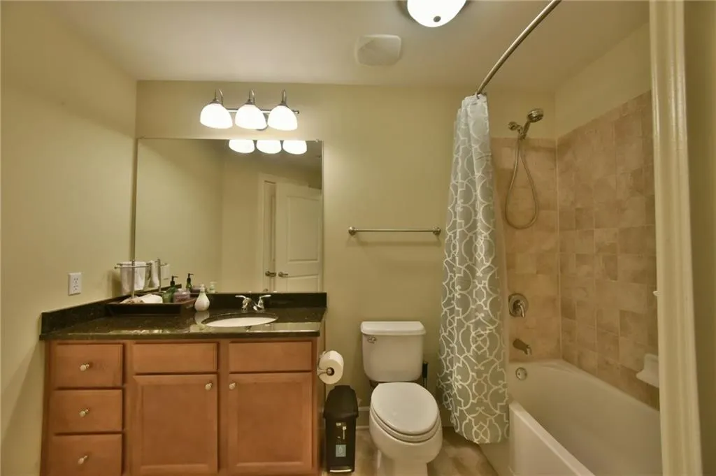 200 River Vista Drive Unit 325, Atlanta, Georgia 30339, 2 Bedrooms Bedrooms, ,2 BathroomsBathrooms,Residential,Sold,200 River Vista Drive Unit 325,5765463