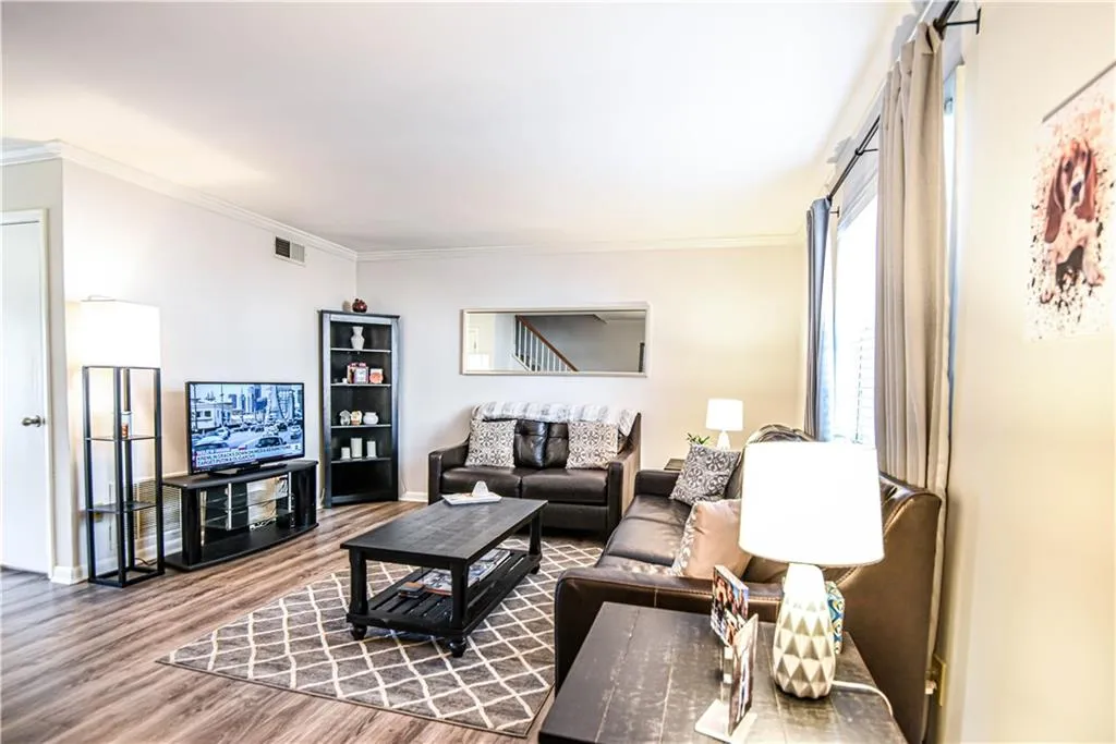 6900 Roswell Road Unit K8, Atlanta, Georgia 30328, 2 Bedrooms Bedrooms, ,2 BathroomsBathrooms,Residential,Sold,6900 Roswell Road Unit K8,7031421