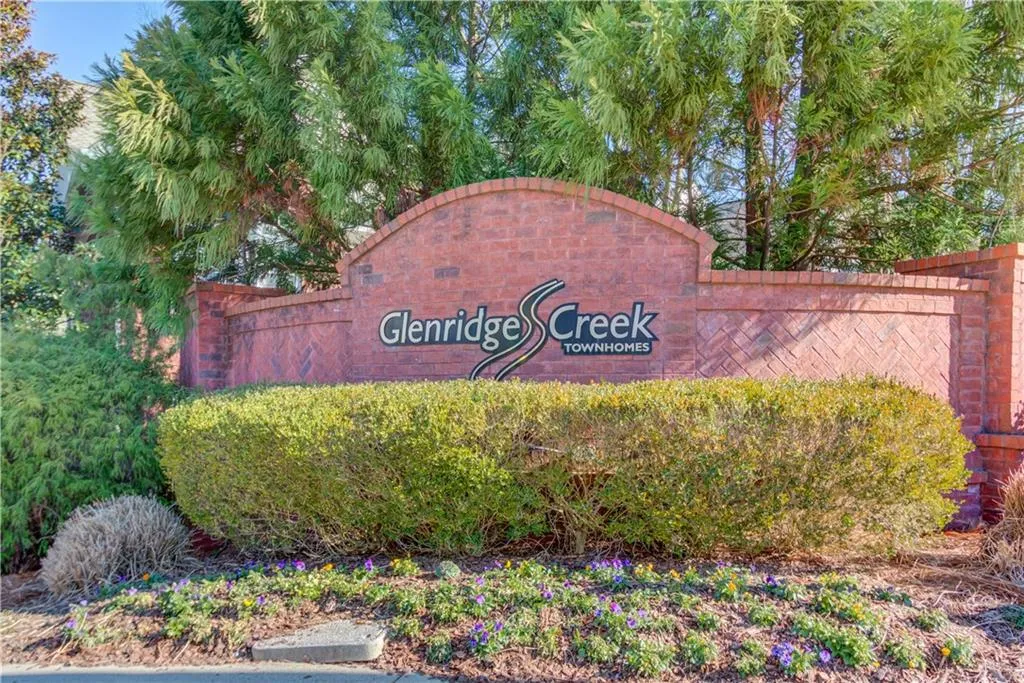 5590 Glenridge Park Unit 1206, Sandy Springs, Georgia 30342, 3 Bedrooms Bedrooms, ,2 BathroomsBathrooms,Residential,Sold,5590 Glenridge Park Unit 1206,7719559