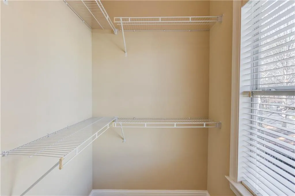 5590 Glenridge Park Unit 1206, Sandy Springs, Georgia 30342, 3 Bedrooms Bedrooms, ,2 BathroomsBathrooms,Residential,Sold,5590 Glenridge Park Unit 1206,7719559