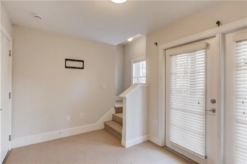 5590 Glenridge Park Unit 1206, Sandy Springs, Georgia 30342, 3 Bedrooms Bedrooms, ,2 BathroomsBathrooms,Residential,Sold,5590 Glenridge Park Unit 1206,7719559