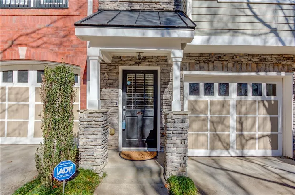 5590 Glenridge Park Unit 1206, Sandy Springs, Georgia 30342, 3 Bedrooms Bedrooms, ,2 BathroomsBathrooms,Residential,Sold,5590 Glenridge Park Unit 1206,7719559